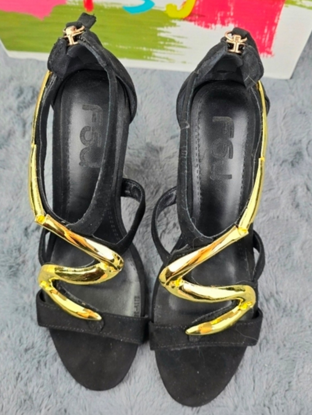 FSJ Gold Serpentine Heels - Picture 14 of 15